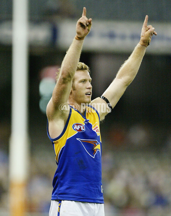AFL 2004 Rd 1 - Western Bulldogs v West Coast - 116568