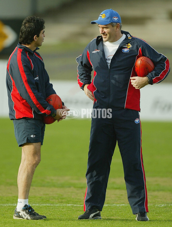 AFL 2004 Media - Western Bulldogs Training 160604 - 117290