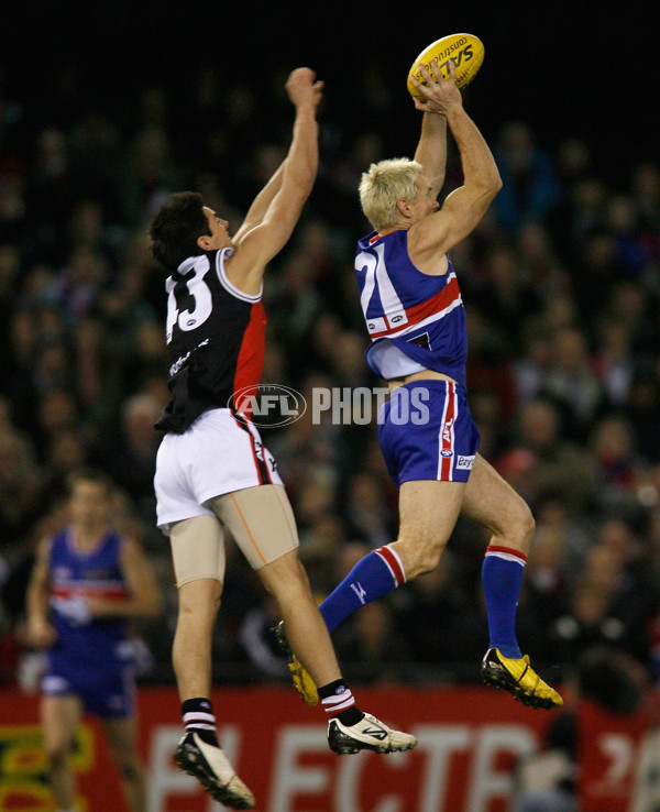 AFL Round 18 - Western Bulldogs v St Kilda - 12633