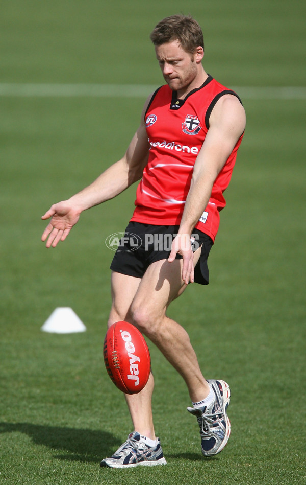 AFL Media - St Kilda Training 280807 - 15329