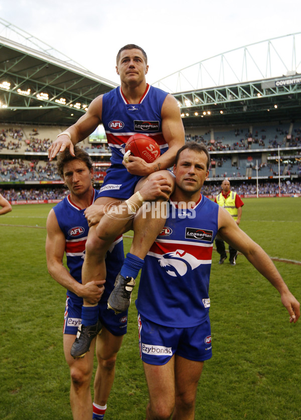 AFL Round 22 - Western Bulldogs v Kangaroos - 15697