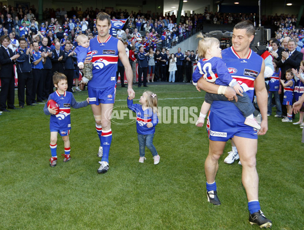 AFL Round 22 - Western Bulldogs v Kangaroos - 15755