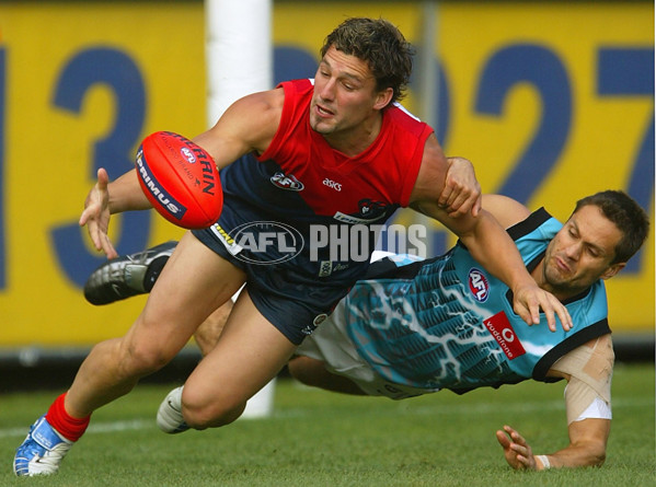 AFL 2004 Rd 4 - Melbourne v Port Adelaide - 175579