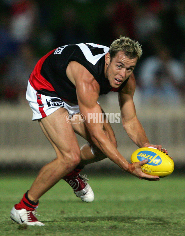 AFL 2005 Practice Match - Sydney Swans v Essendon - 175781