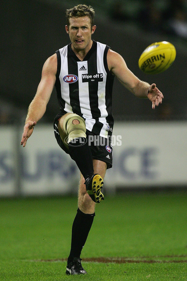 AFL 2005 Rd 4 - Kangaroos v Collingwood - 175950