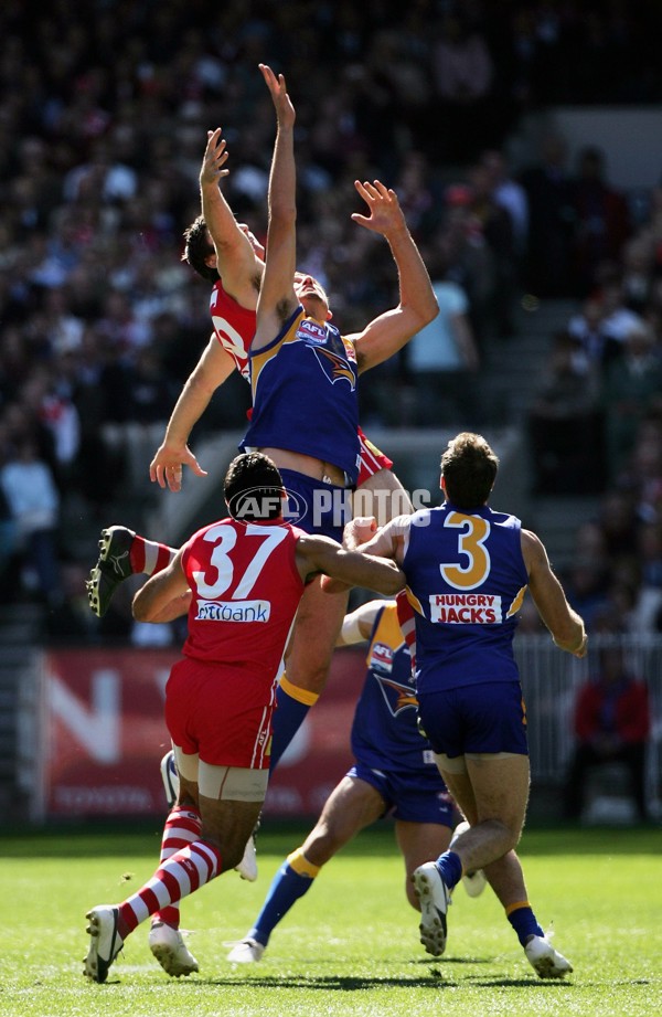 AFL 2006 Grand Final - Sydney Swans v West Coast Eagles - 185882