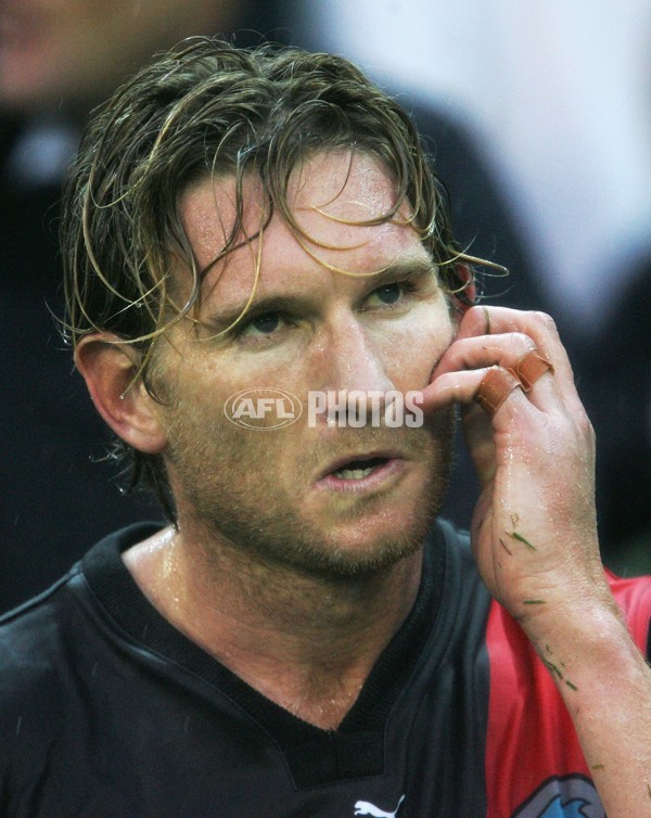 AFL 2006 Rd 5 - Hawthorn v Essendon - 187610