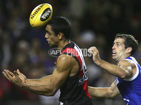 AFL 2006 Rd 13 - Kangaroos v Essendon - 187747