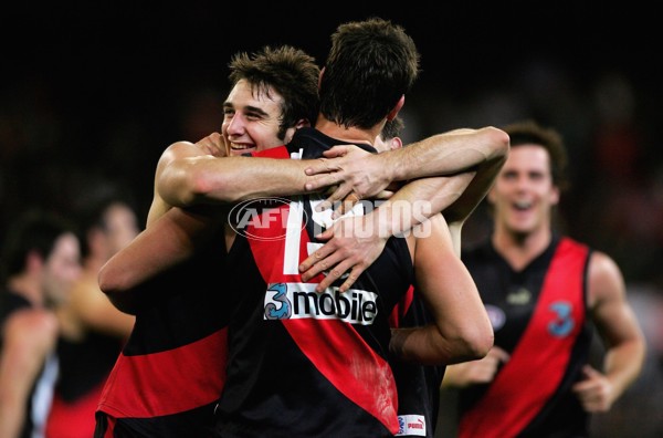 AFL 2006 Rd 19 - Essendon v Collingwood - 187825