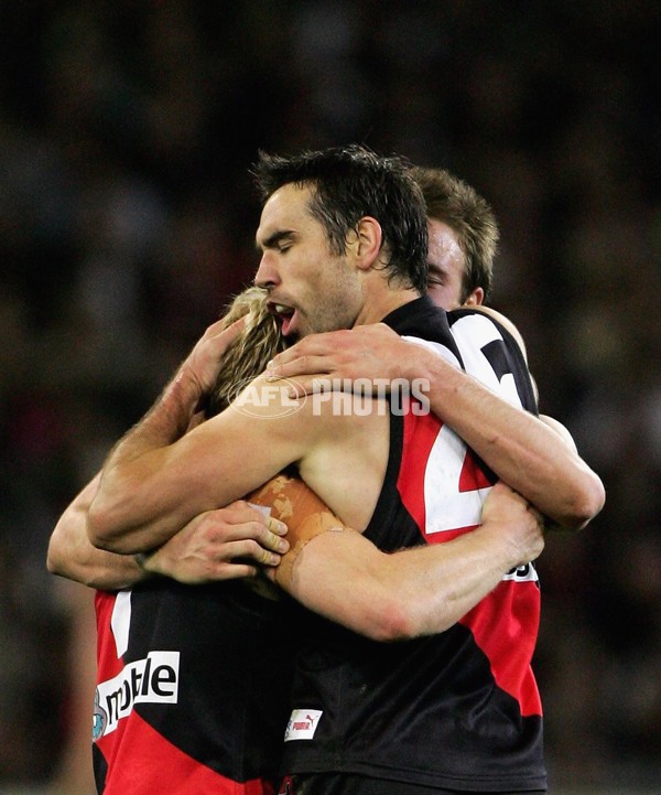 AFL 2006 Rd 19 - Essendon v Collingwood - 187831