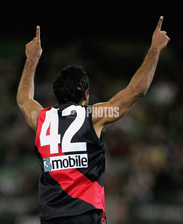 AFL 2006 Rd 19 - Essendon v Collingwood - 187832
