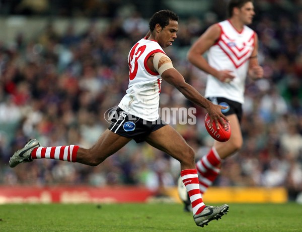 AFL 2006 Rd 16 - Fremantle v Melbourne - 189410