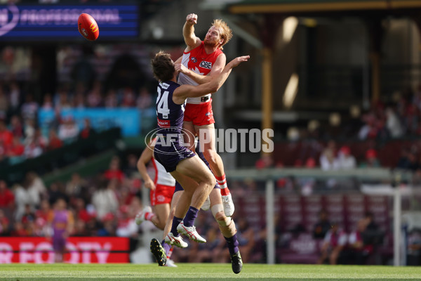 AFL 2023 Round 09 - Sydney v Fremantle - A-35983265