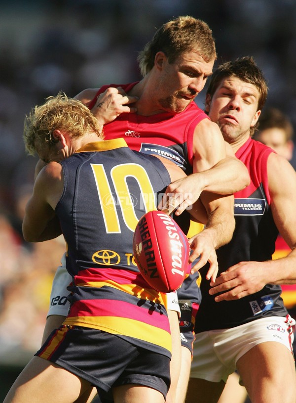 AFL 2006 Rd 22 - Adelaide Crows v Melbourne - 192365
