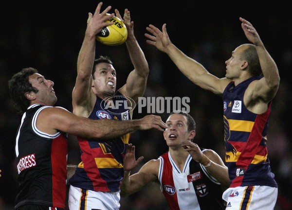 AFL 2006 Rd 12 - St Kilda v Adelaide Crows - 196336