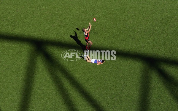 AFL 2006 Rd 3 - Essendon v Western Bulldogs - 196913