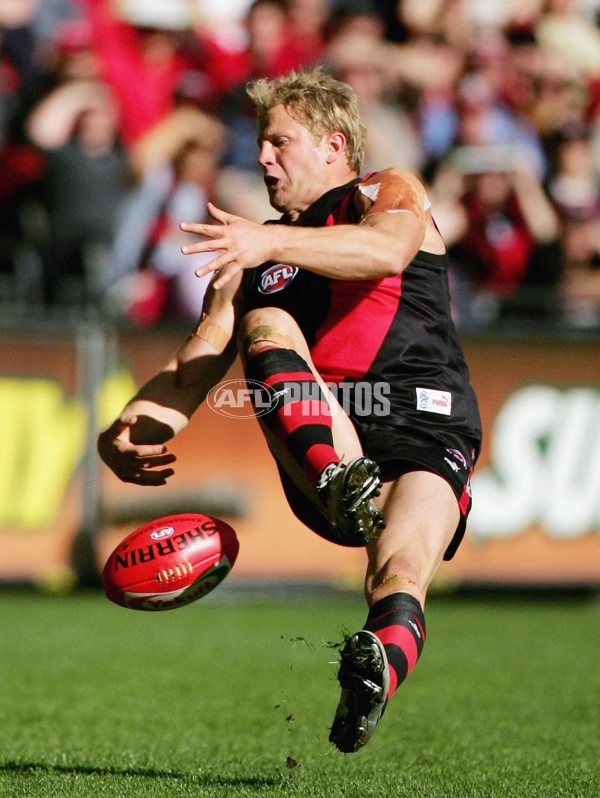AFL 2006 Rd 3 - Essendon v Western Bulldogs - 196928