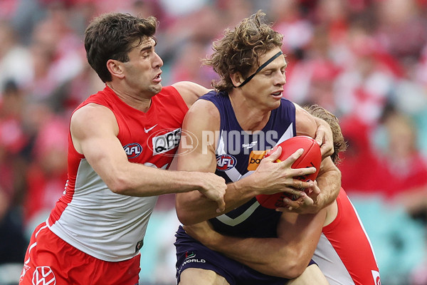 AFL 2023 Round 09 - Sydney v Fremantle - A-36059013