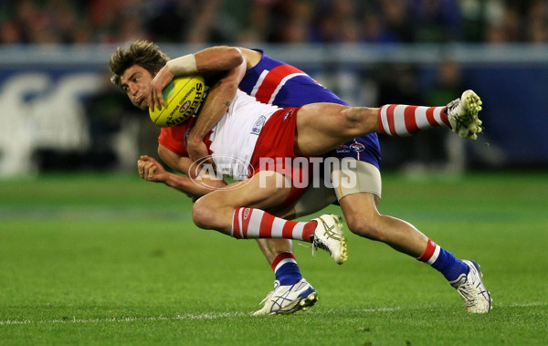 AFL 2010 1st Semi Final - Western Bulldogs v Sydney - 217581