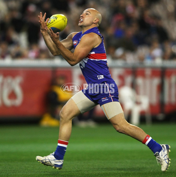 AFL 2010 1st Semi Final - Western Bulldogs v Sydney - 217575