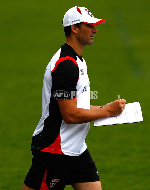 AFL 2010 Training - St Kilda 081210 - 220911