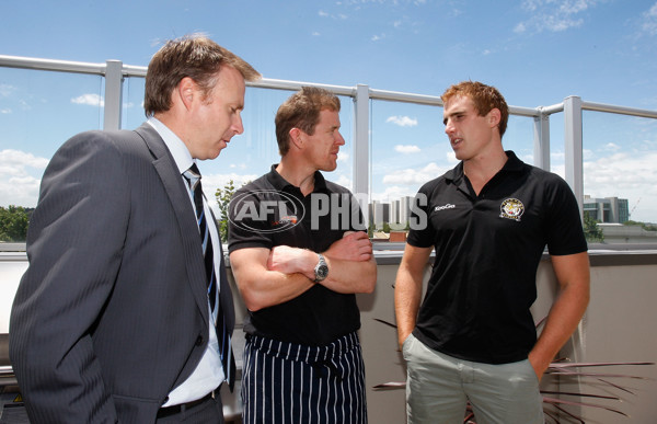 AFL 2010 Media - Ladder Christmas Appeal Launch - 221249