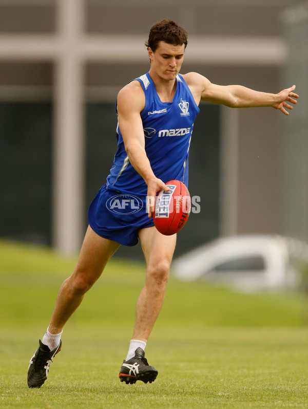 AFL 2010 Training - North Melbourne 151210 - 221235