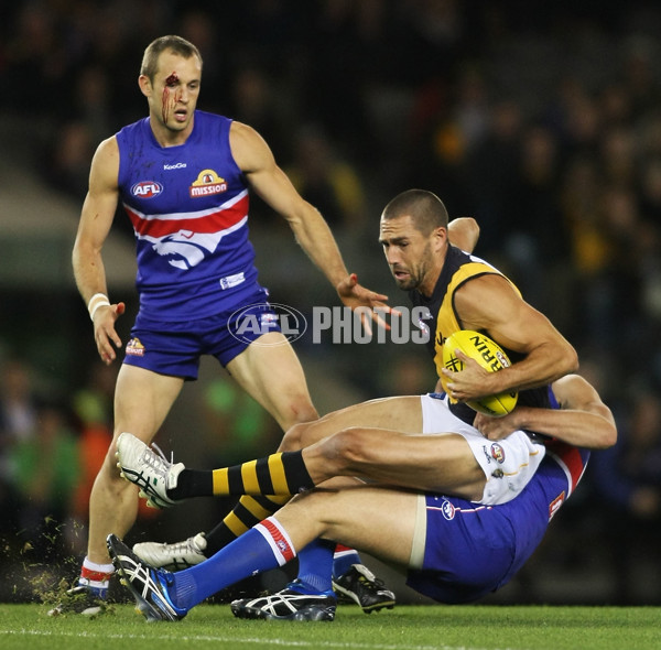 AFL 2011 Rd 08 - Western Bulldogs v Richmond - 230672