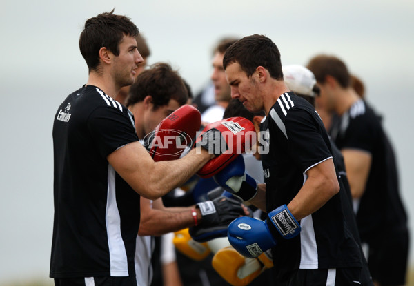 AFL 2011 Training - Collingwood Recovery 160511 - 230717