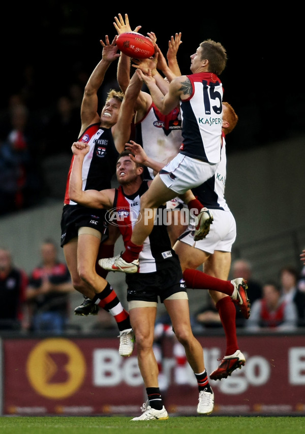 AFL 2011 Rd 09 - St Kilda v Melbourne - 230924