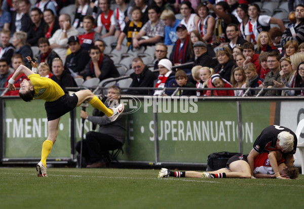 AFL 2011 Rd 09 - St Kilda v Melbourne - 231024