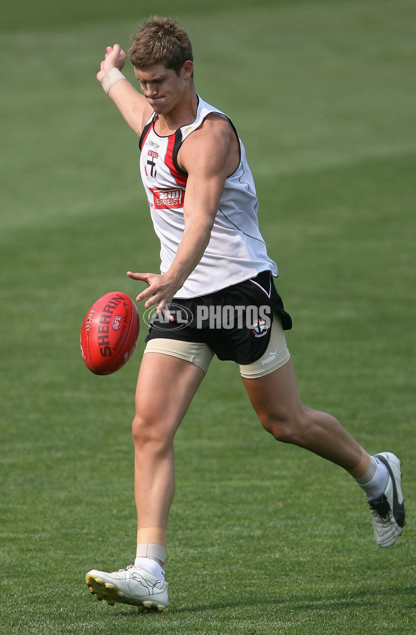 AFL Media - St Kilda Training 141207 - 28851