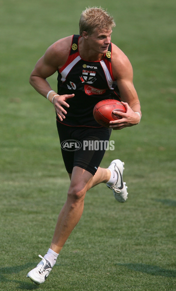 AFL Media - St Kilda Training 141207 - 28857