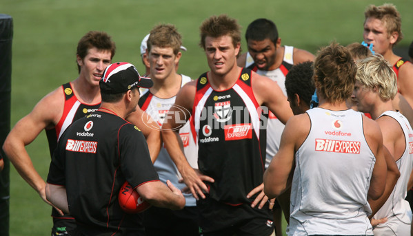 AFL Media - St Kilda Training 141207 - 28855
