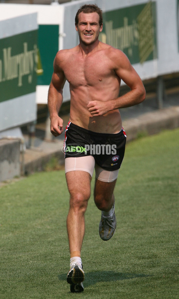 AFL Media - St Kilda Training 141207 - 28854