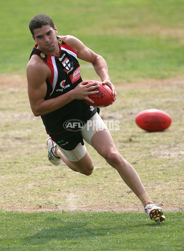 AFL Media - St Kilda Training 141207 - 28846