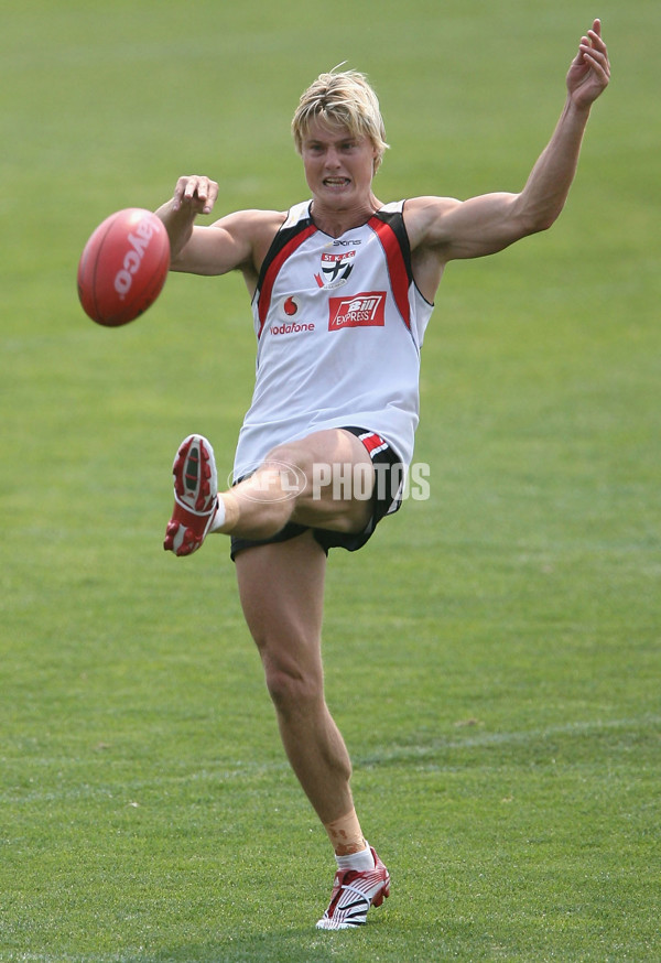 AFL Media - St Kilda Training 141207 - 28861