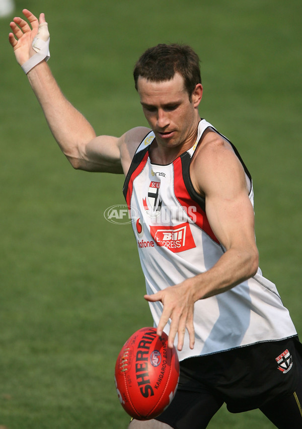 AFL Media - St Kilda Training 141207 - 28852