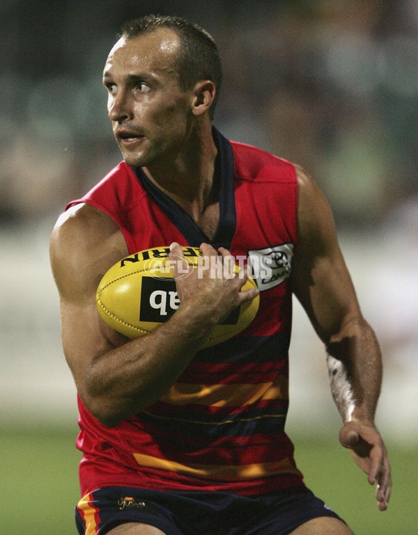 AFL 2006 NAB Cup Rd 2 - Hawthorn v Adelaide - 31243
