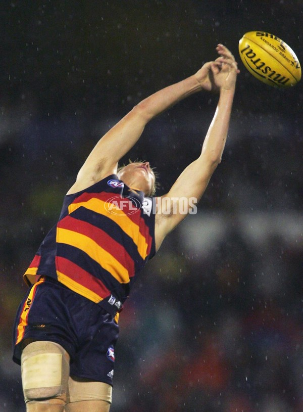 AFL 2006 Rd 6 - Adelaide Crows v Port Adelaide - A-36278788