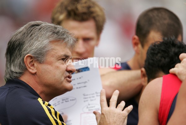 AFL 2006 Rd 20 - Western Bulldogs v Adelaide Crows - 31827
