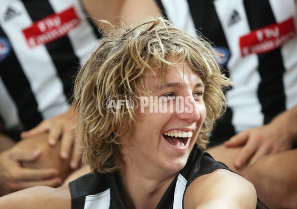 AFL Media - 2006 Collingwood Team Photo Session - A-36324474