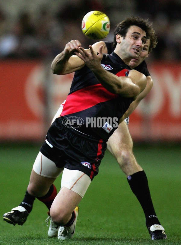 AFL 2006 Rd 19 - Essendon v Collingwood - A-36343102