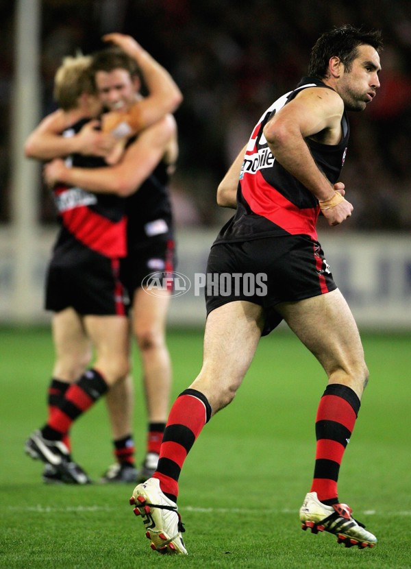 AFL 2006 Rd 19 - Essendon v Collingwood - A-36343103