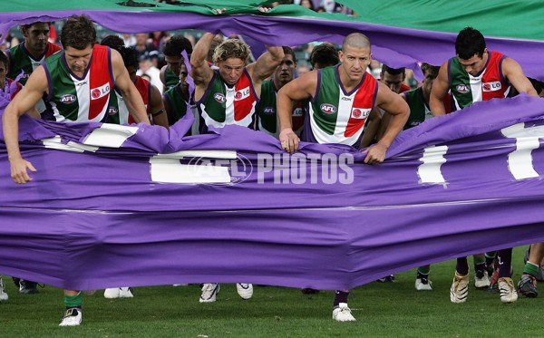 AFL 2006 Rd 2 - Fremantle v Carlton - 35390