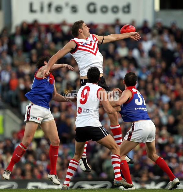 AFL 2006 Rd 16 - Fremantle v Melbourne - 35798