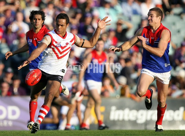 AFL 2006 Rd 16 - Fremantle v Melbourne - 35799