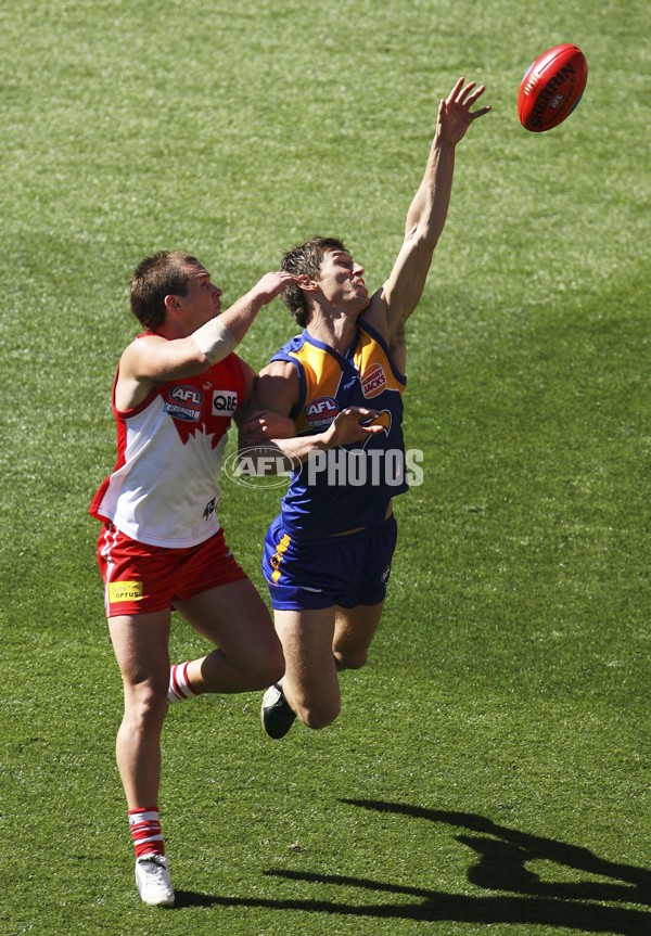AFL 2006 Grand Final - Sydney Swans v West Coast Eagles - A-36369311