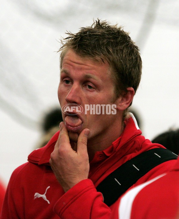 AFL 2006 Grand Final - Sydney Swans v West Coast Eagles - 37084