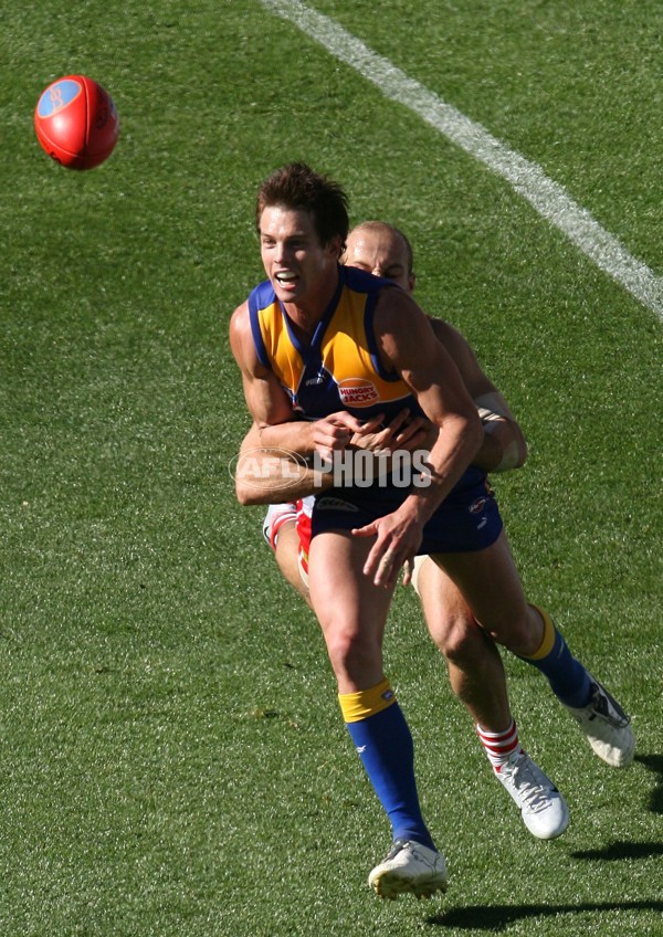 AFL 2006 Grand Final - Sydney Swans v West Coast Eagles - A-36369326